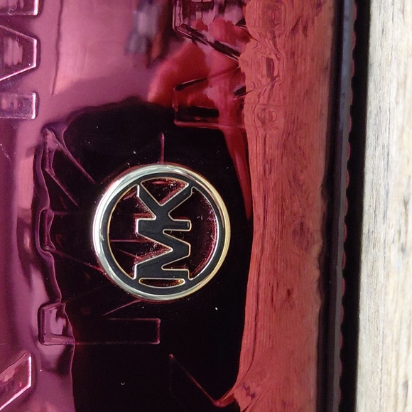 ❤️Michael Kors Shiny Red Travel Cosmetic Case Nwt❤️ - Picture 2 of 11